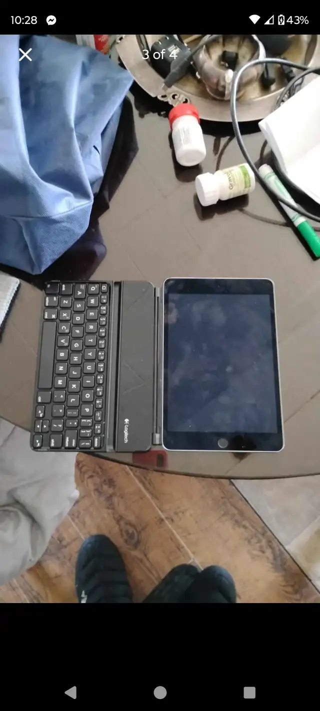 Apple iPad mini 4 128 GB   + logitech ultrathin keyboard in iPads & Tablets in Peterborough - Image 4