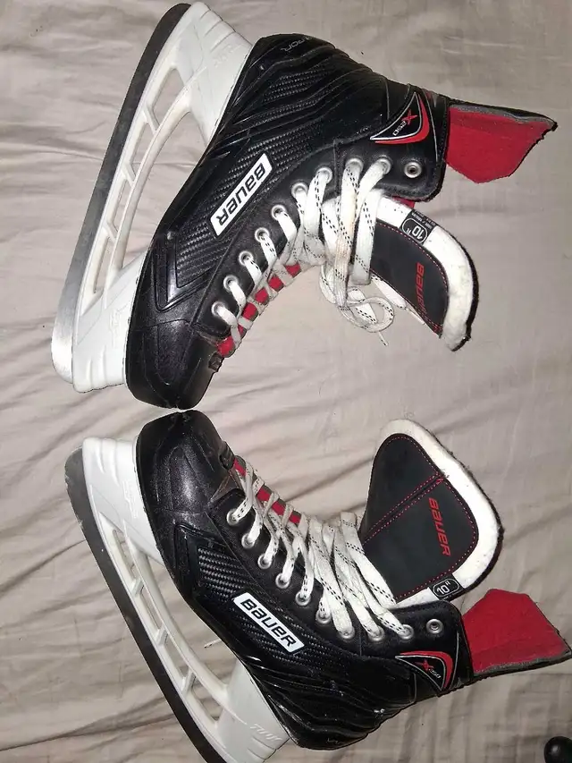 BAUER X250 VAPOR SIZE 10R ICE SKATES in Skates & Blades in Windsor Region - Image 2