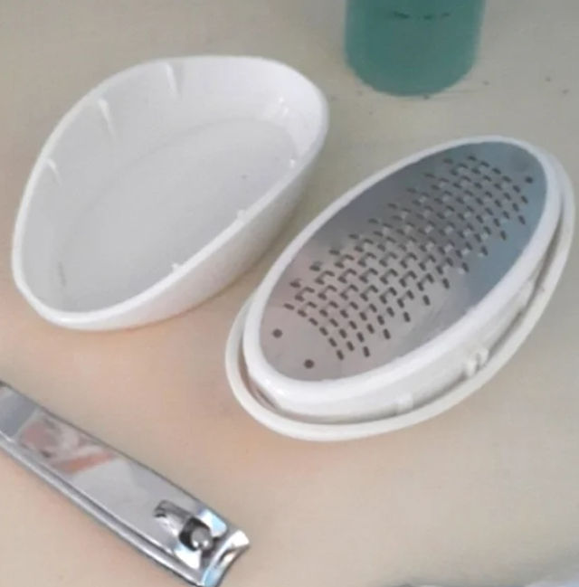 Pedicure essentials - Pedi Egg, corn parer, scrub, clippers64744751126147123