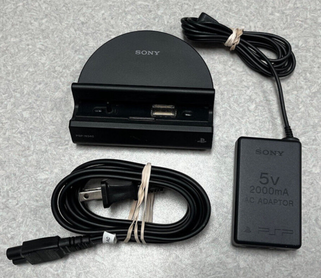 RARE Playstation PSP GO Docking Station in Sony PSP & Vita in City of Toronto