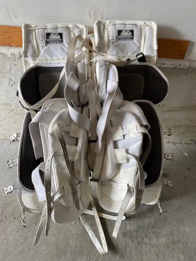 Warrior Messiah goalie pads, 34+1, very good condition in Hockey in Mississauga / Peel Region - Image 3