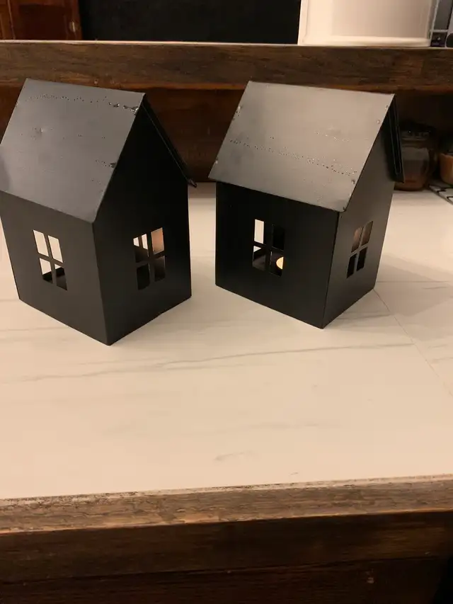 Brand new 2 metal houses tea light candle holders 63838168920579121