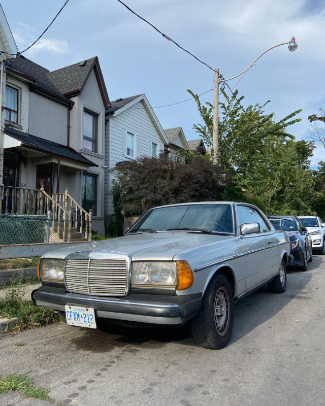 As Is - 1984 Mercedez Benz 300CD Silver Coupe in Cars & Trucks in City of Toronto - Image 2