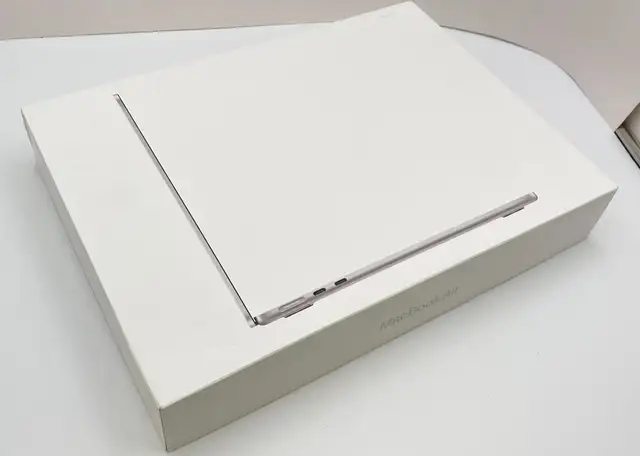 MacBook Air65729280572673120