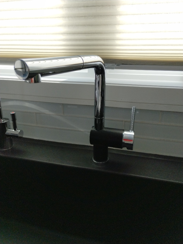 Blanco Chrome Kitchen Faucet in Plumbing, Sinks, Toilets & Showers in Winnipeg - Image 3