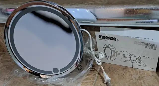 Bathroom Lighted Mirror in Bathwares in Ottawa - Image 2
