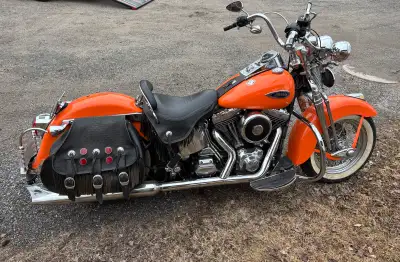Harley-Davidson Softail Heritage Springer 2000 FLSTS à vendre 1450 cc à carburateur. Très beau son....