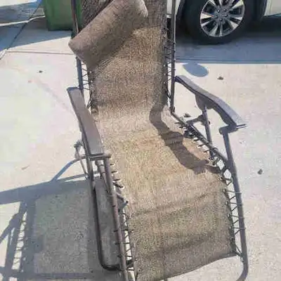 Zero gravity chair Have two other one is black. each