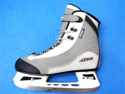 CCM BOY's SKATES Size - 6 (Inner Length 24.5cm/9.6''), View more