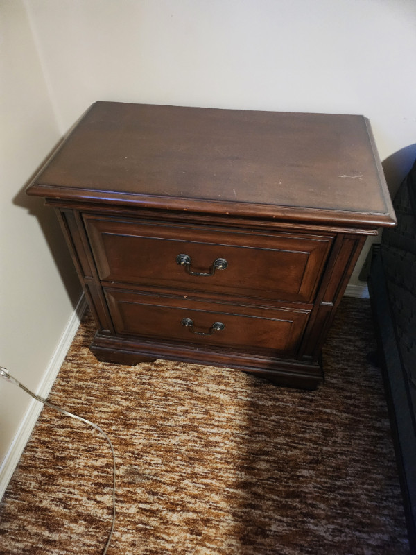 3 Piece Dresser and nightstand set in Dressers & Wardrobes in Kelowna - Image 2