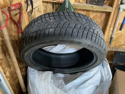 (4)225/45R19 96V winter tires Frostrack
