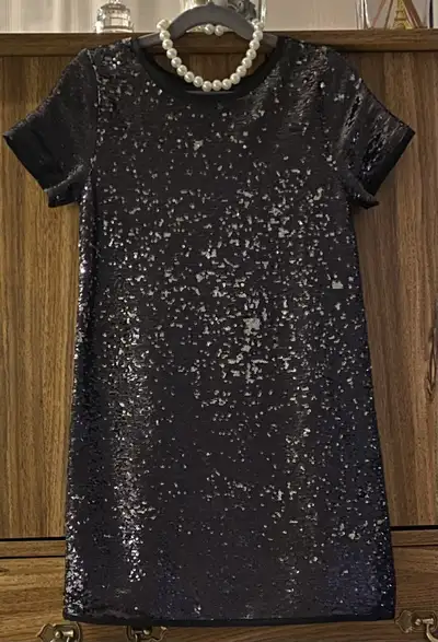 Beautiful Dress $25 Each New condition, worn once for photo shooting Black - available Gold-Sold Spa...