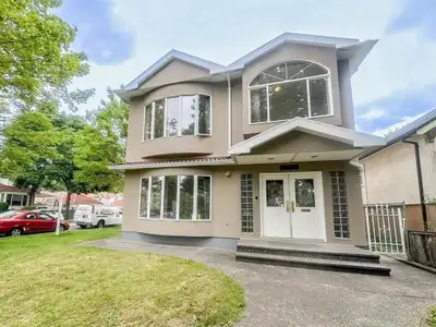 2 bed 1 bath Garden level suite in house