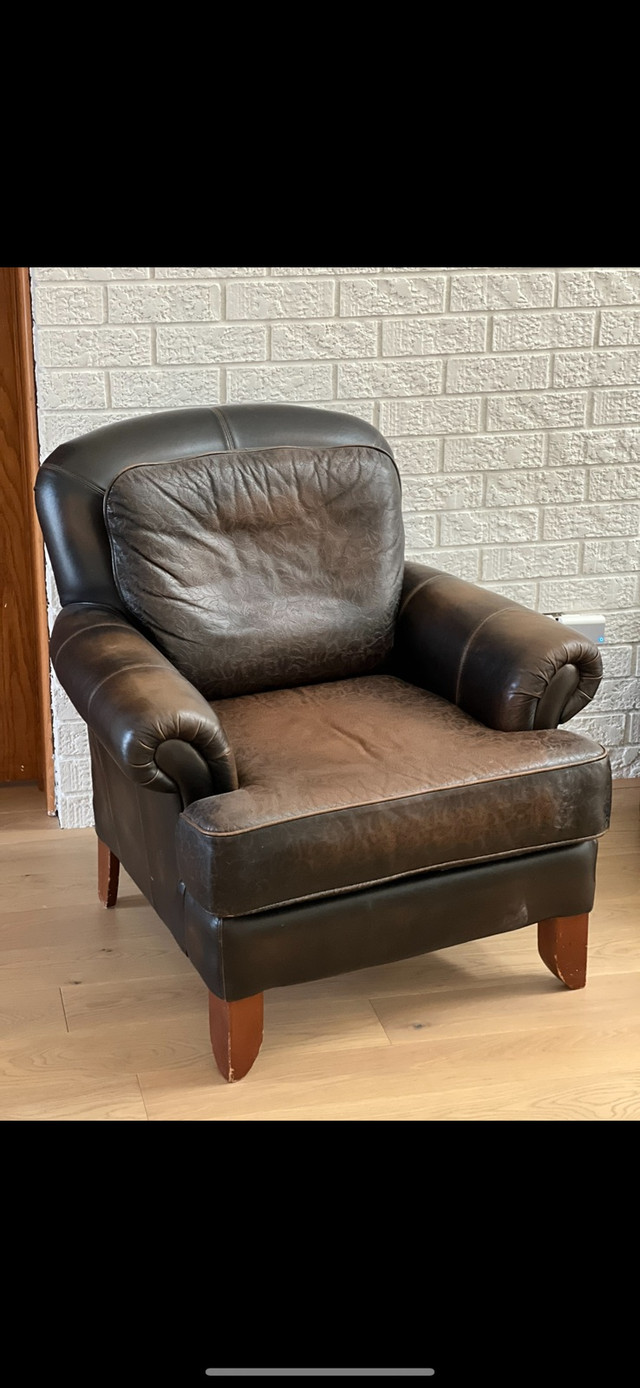 Leather chairs  in Chairs & Recliners in Kitchener / Waterloo - Image 2