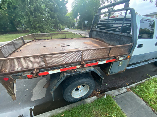 2003 GMC 3500 Crew Cab Flatbed Truck in Cars & Trucks in Edmonton