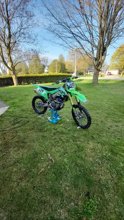 My 2021 Kx250f it's been a great bike to me nothing wrong with it mint condition runs great selling...