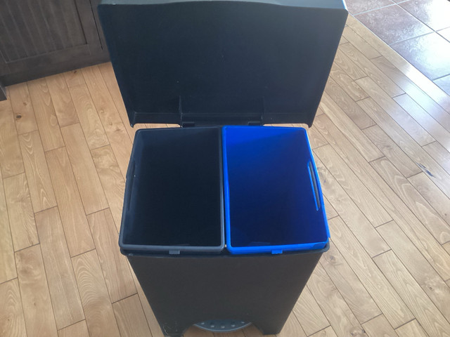 Poubelle à 2 bacs ( recyclage et déchets) 25$ dans Vaisselle et articles de cuisine  à Trois-Rivières