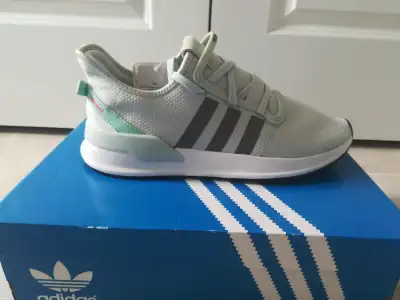 Adidas Men's Running Shoes Size 11 White\Grey\Green BRAND NEW, View more