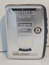 Sony Walkman AM/FM Radio / Cassette Player 