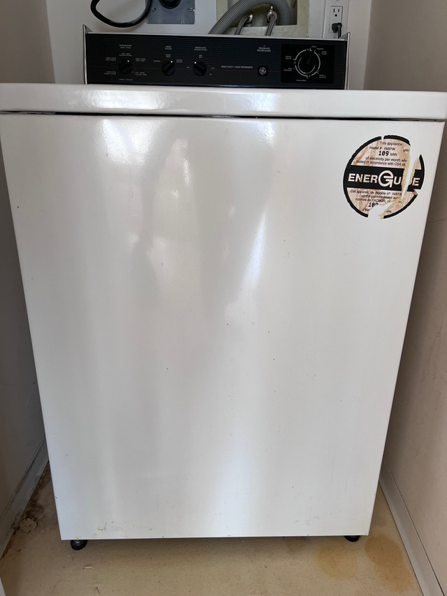 Perfectly functioning dryer for sale in Washers & Dryers in Burnaby/New Westminster - Image 2