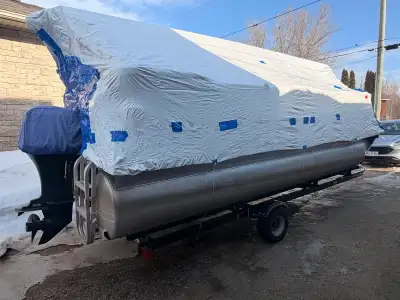 2005 Princecraft pontoon 20 feet boat. Just finished cleaning it and it’s ready to be seen! - 50hp M...