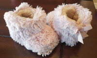 Pink baby Ugg jesse bow II slippers size 4/5.