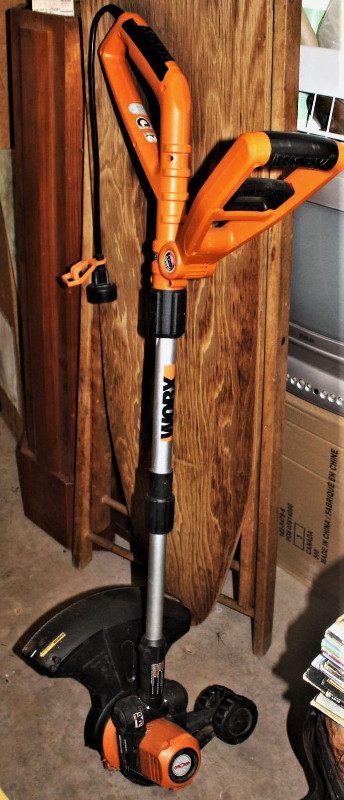 WORX HEAVY DUTY ELECTRIC WEED EATER / GRASS TRIMMER in Lawnmowers & Leaf Blowers in Summerside