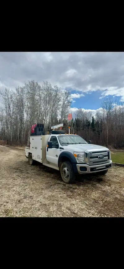 2012 F550 Service truck 6.7L Powerstroke 337k km 11800 Hours 1300 Hours on VMAC 5000lb Crane (wired...
