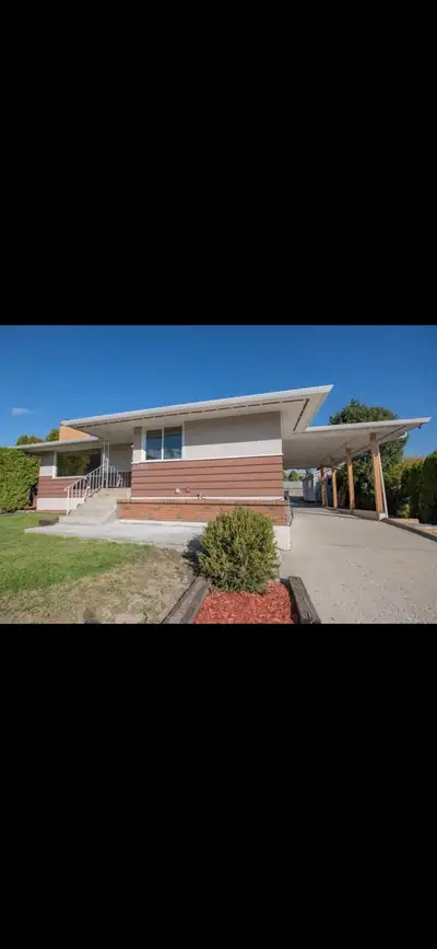 Bright and well-maintained basement suite with high ceilings and a private entrance, offering a comf...