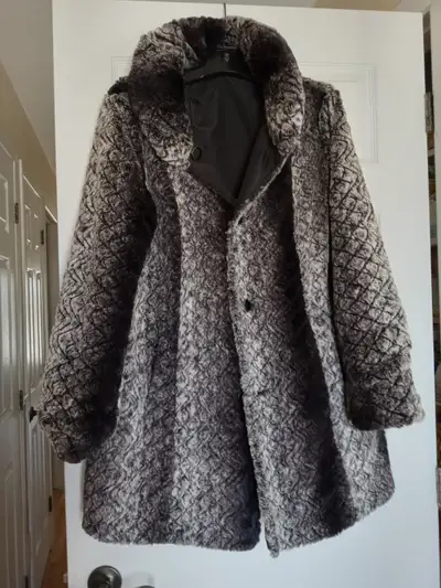 Manteau reversible., View more