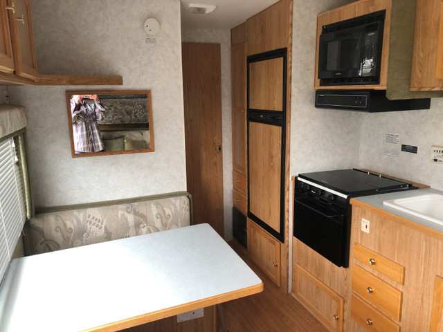 2002 Wanderer Fifth Wheel (Wide Lite) in Travel Trailers & Campers in Calgary - Image 2
