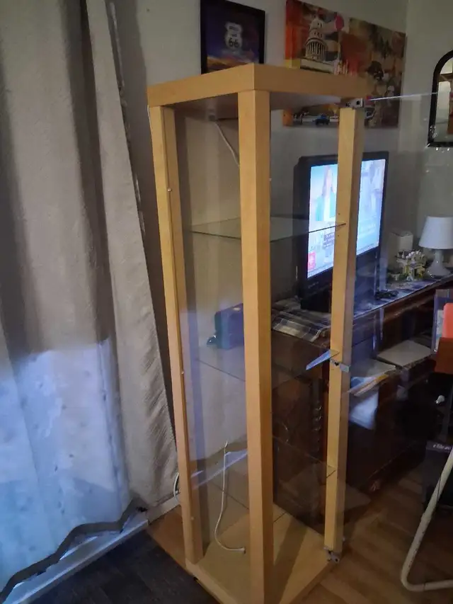Vitrine mesure 69 pouces de hauteur X 18 pouces de largeur X16 p in Bookcases & Shelving Units in Longueuil / South Shore - Image 4