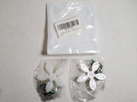 Flower plug for shower drain 2 pack / collecteur de cheveux neuf