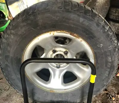 I have 4 265/70/17 Dodge Ram 1500 winter rims and tires . Rims are in good shape and tires are studd...