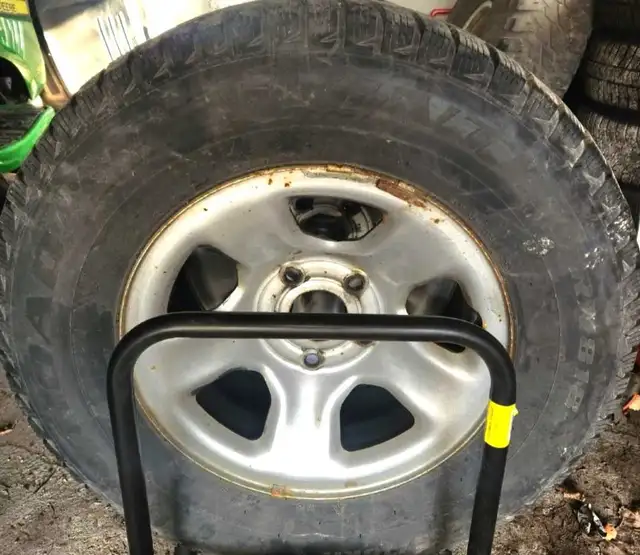 265/70/17 winter tires in Tires & Rims in Bedford - Image 2