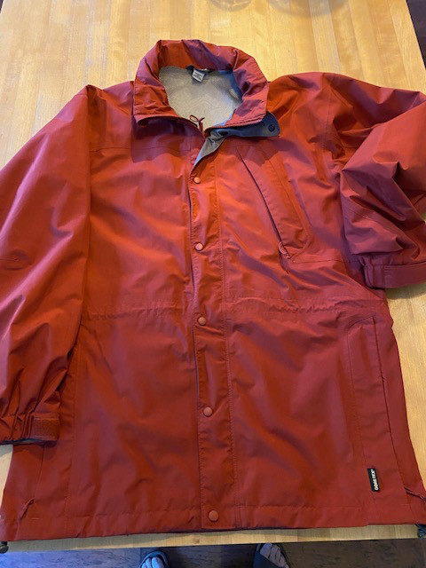 MEC (Mountain Equipment Co-op) 3/4 length Gortex Jacket - M in Other in Mississauga / Peel Region