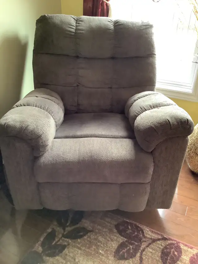 4 piece Ashley living room set in Couches & Futons in Kingston - Image 7