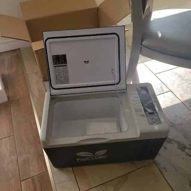 New Refrigerator in box / F40C4TMP 12V/ refrigerator boasts  in Refrigerators in Barrie - Image 3