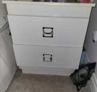 White dresser/night table set 