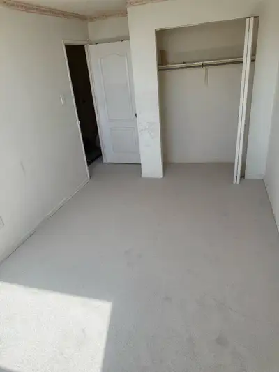 Clean, quiet house looking for A+ housemates. • Large room • Smaller room Both are bright, private r...