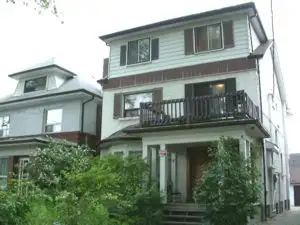 LOCATION! LOCATION! LOCATION! Looking for a female student. No couples. Don't miss out on this amazi...