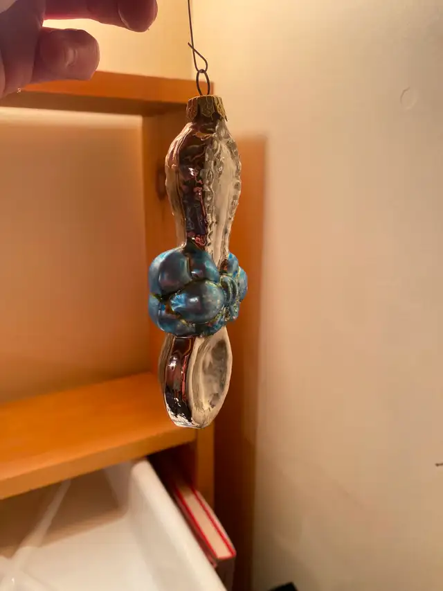 Vintage Blown-Glass Christmas Tree Ornament! ( BARGAIN )