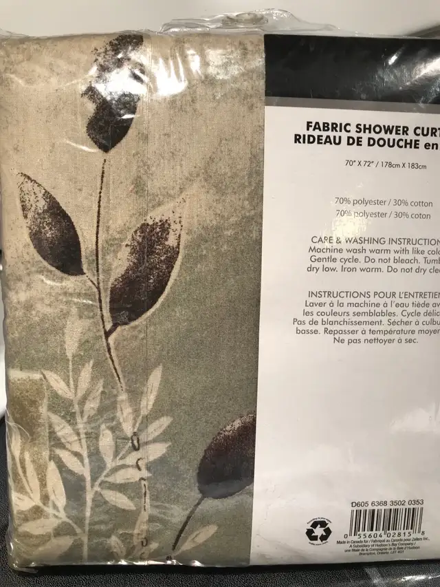 New fabric shower curtain Neuf rideau de douche en tissu in Bathwares in Ottawa - Image 2