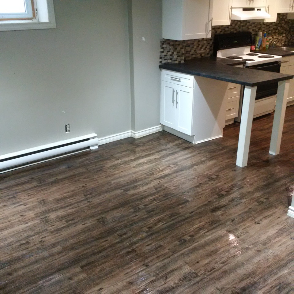 2 BEDROOM FOR RENT Downtown Dec. 1/26 3
