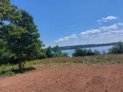 New waterfront 2BR+den, 2 bath home available for winter months. Quiet, convenient location in Picto...