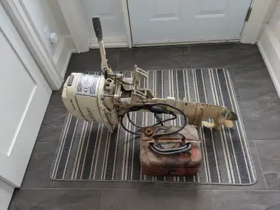 6HP 2 cylinder 2 stroke with gas tank runs