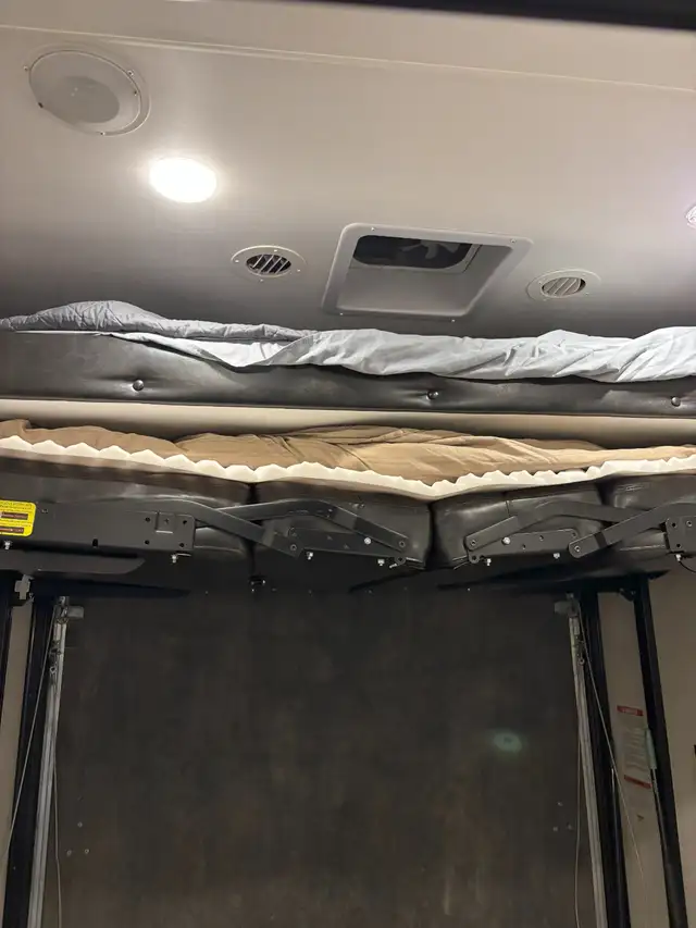 2019 - Jayco Talon 413T Toy Hauler – 3/4 Ton Towable + Drop Hitc in Travel Trailers & Campers in Edmonton - Image 20