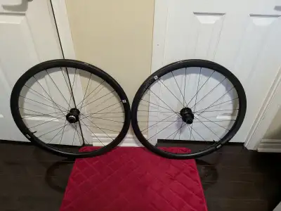 Giant CXR2 carbon wheels, View more