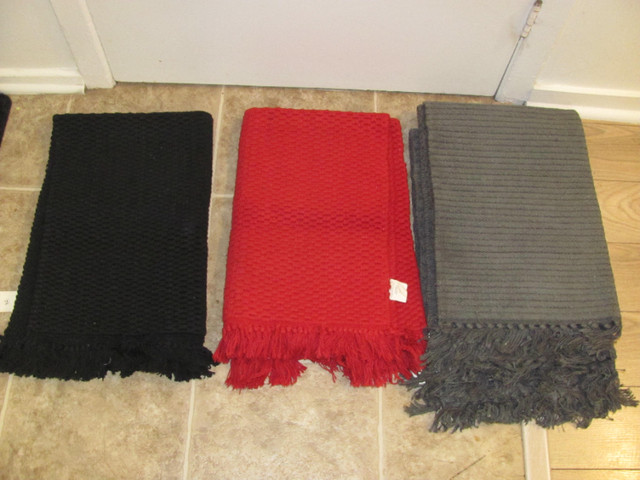 New Price *** Tapis – Carpet *** Nouveau prix in Rugs, Carpets & Runners in Gatineau - Image 2