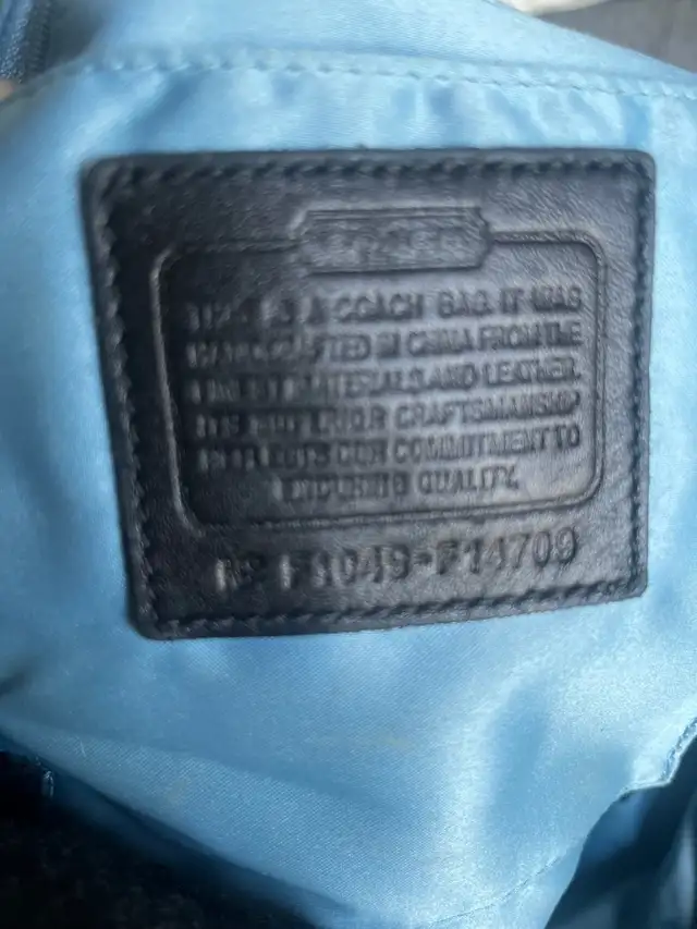 Coach Vintage Zoe crossbody & shoulder Bag in Women's - Bags & Wallets in Mississauga / Peel Region - Image 8